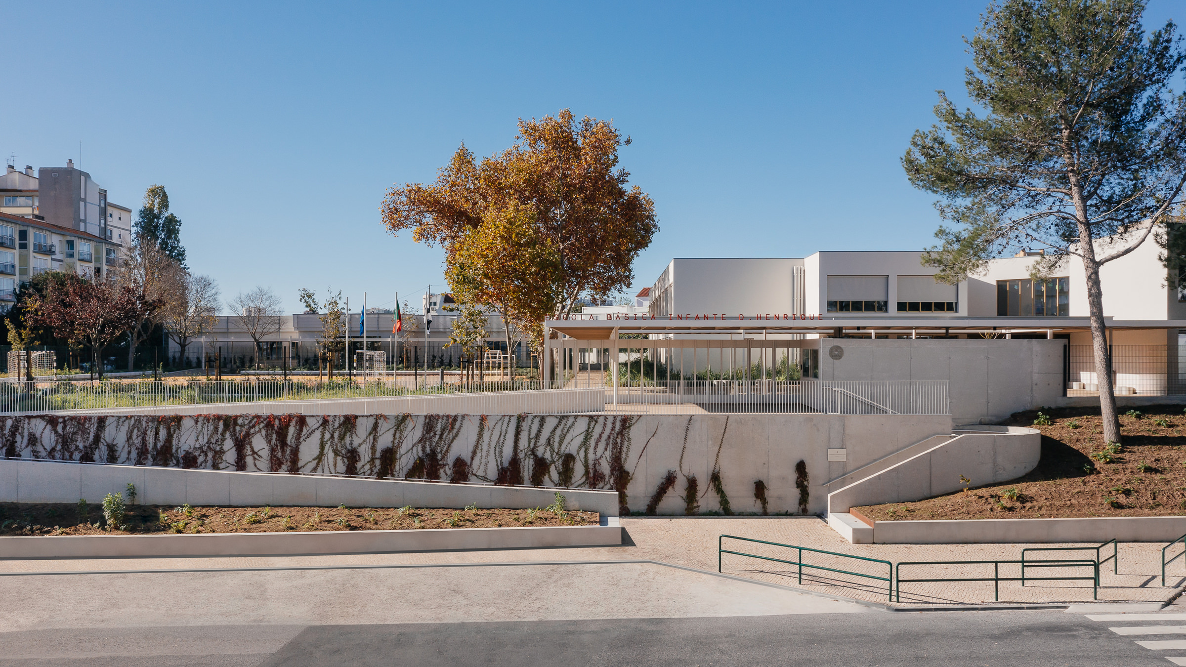 Escola Básica e Jardim De Infância Infante D. Henrique
