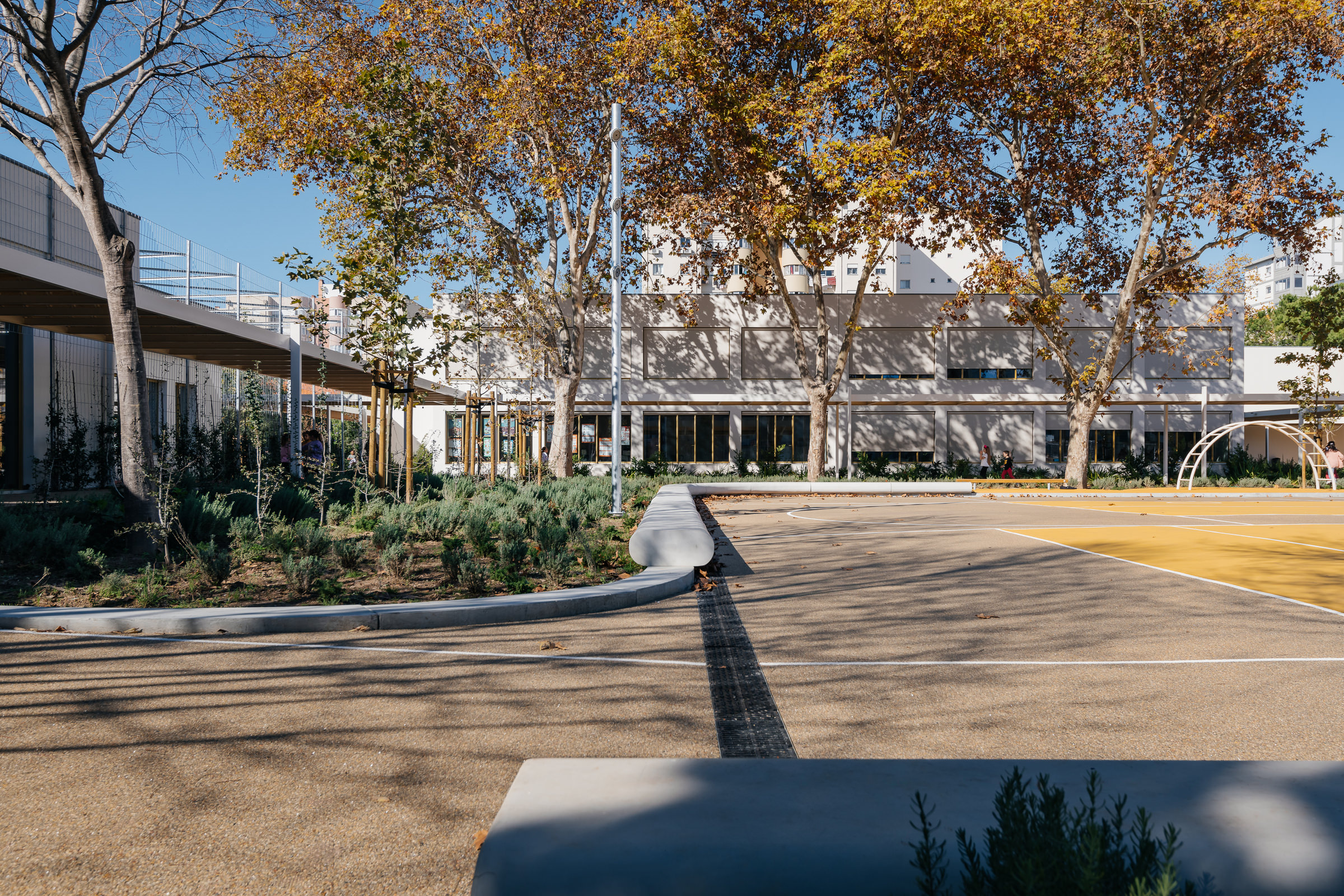 Escola Básica e Jardim De Infância Infante D. Henrique